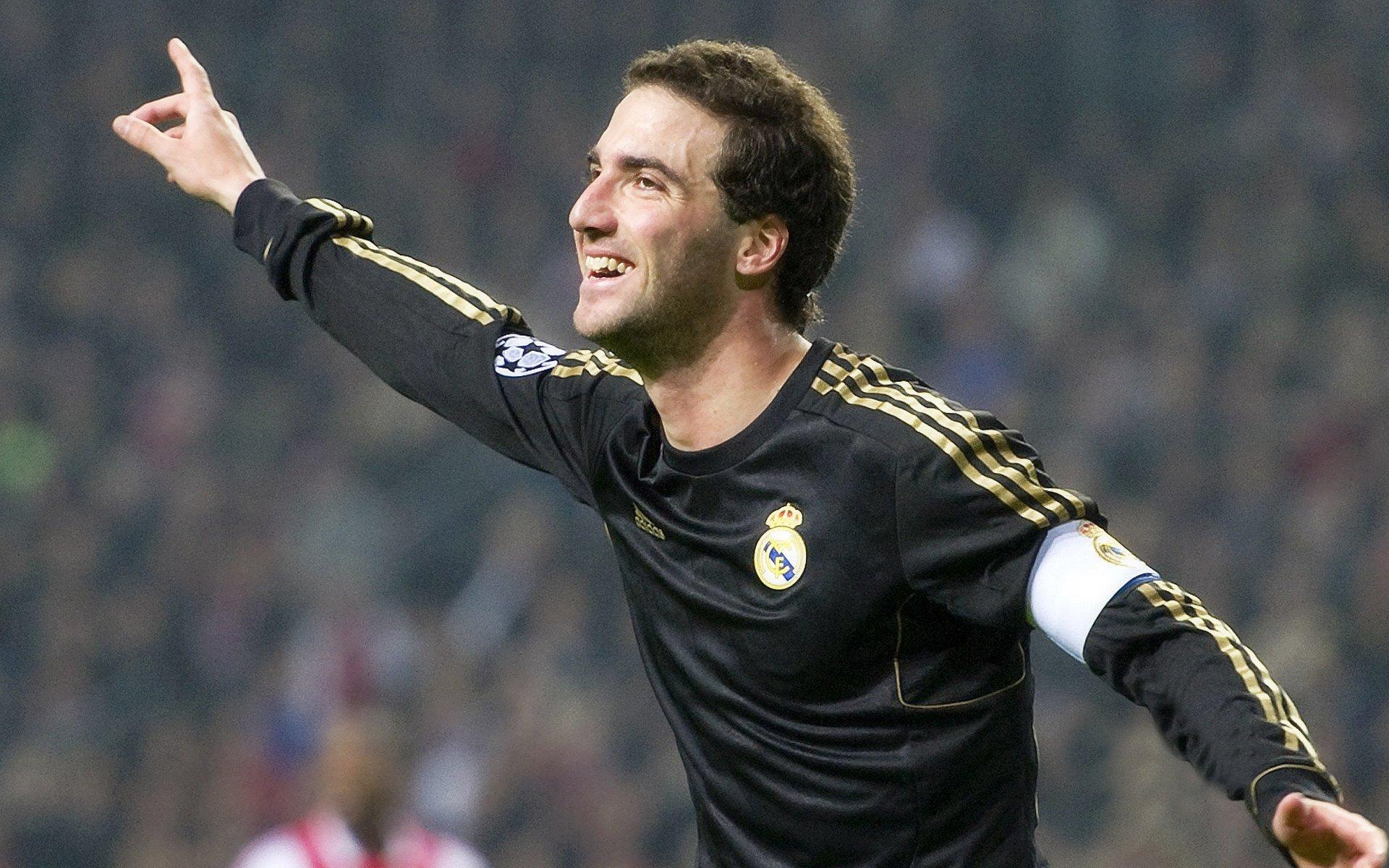 土媒曝重磅交易，加拉塔萨雷接近与国际米兰就恰尔汗奥卢转会达成最终协议